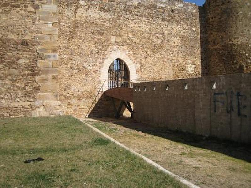 Castillo de Laguna de Negrillos