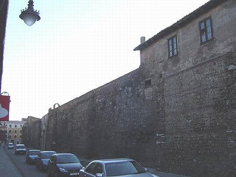 Muralla urbana de León
