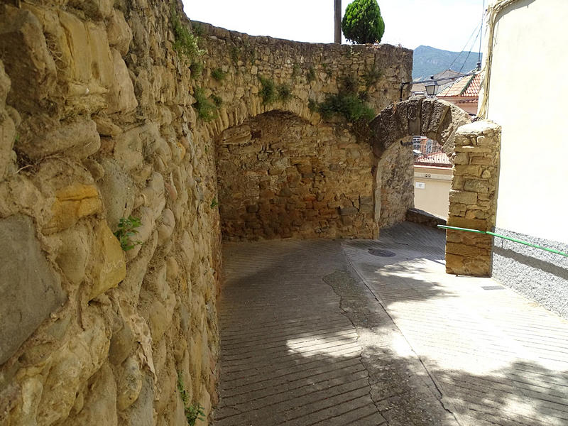 Muralla urbana de Oliana