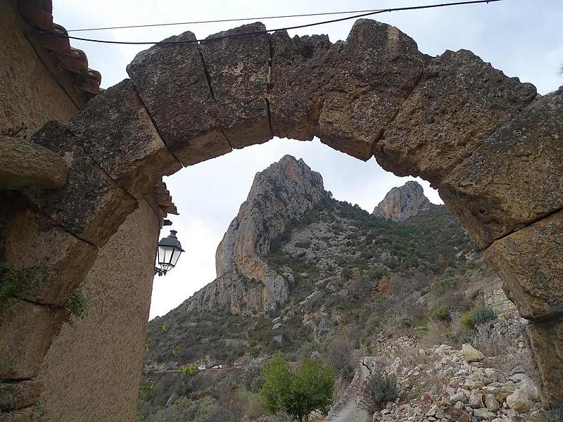 Muralla urbana de Abella de la Conca