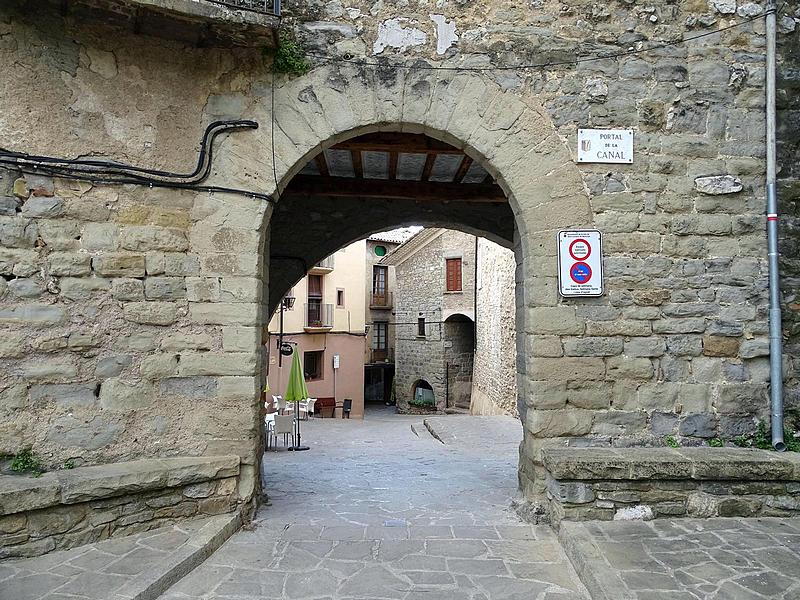 Muralla urbana de Sant Llorenç de Morunys