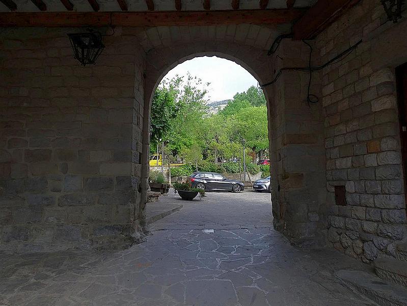 Muralla urbana de Sant Llorenç de Morunys