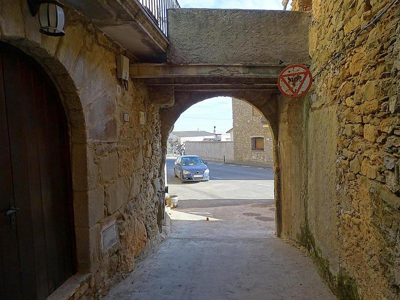 Portal de Santa Maria de Meià