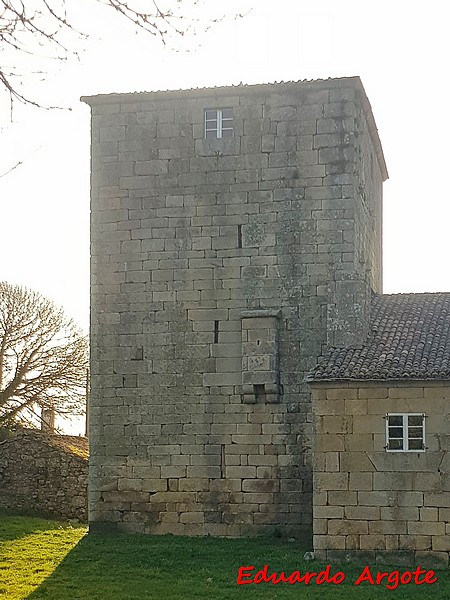 Torre y Pazo de San Miguel da Penas