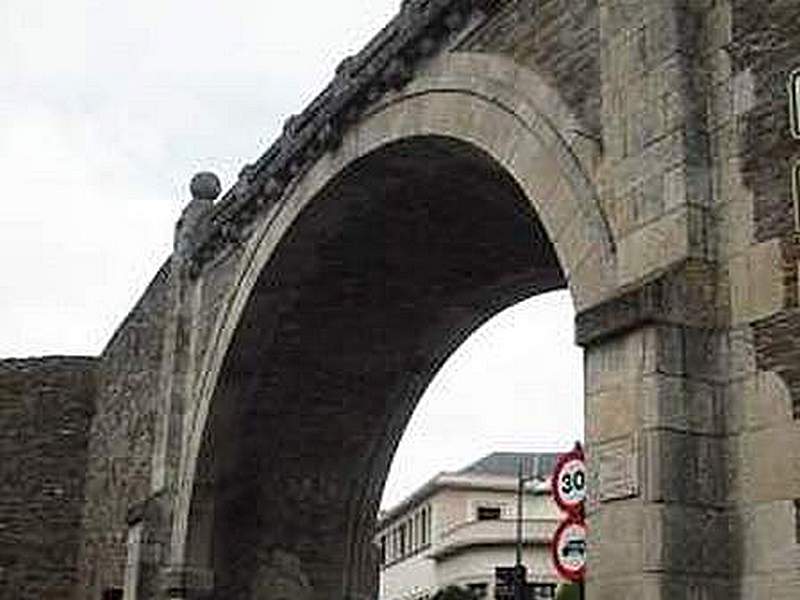 Puerta del obispo Odoario