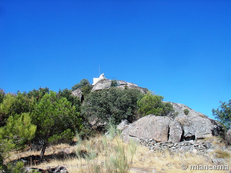 Recinto murado de Peña Muñana