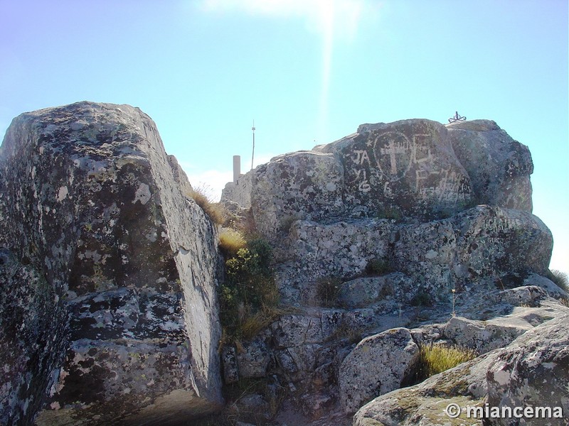 Recinto murado de Peña Muñana