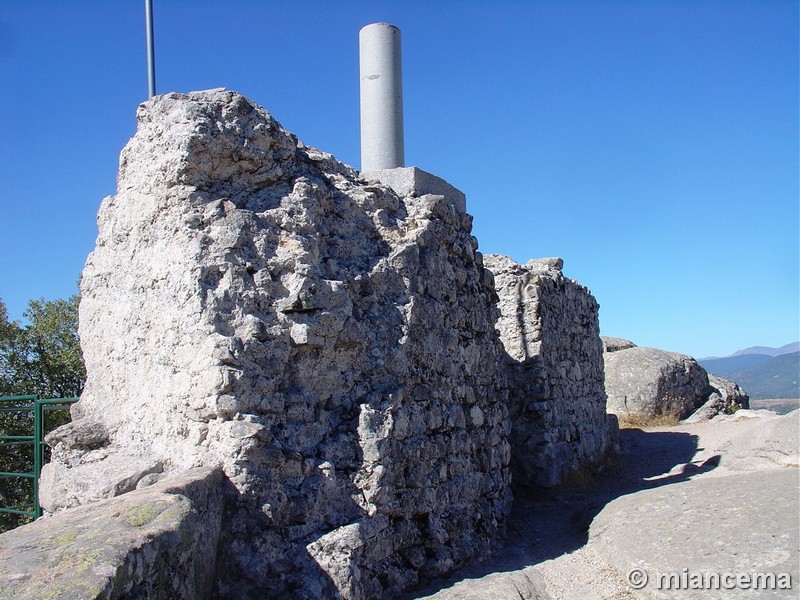 Recinto murado de Peña Muñana