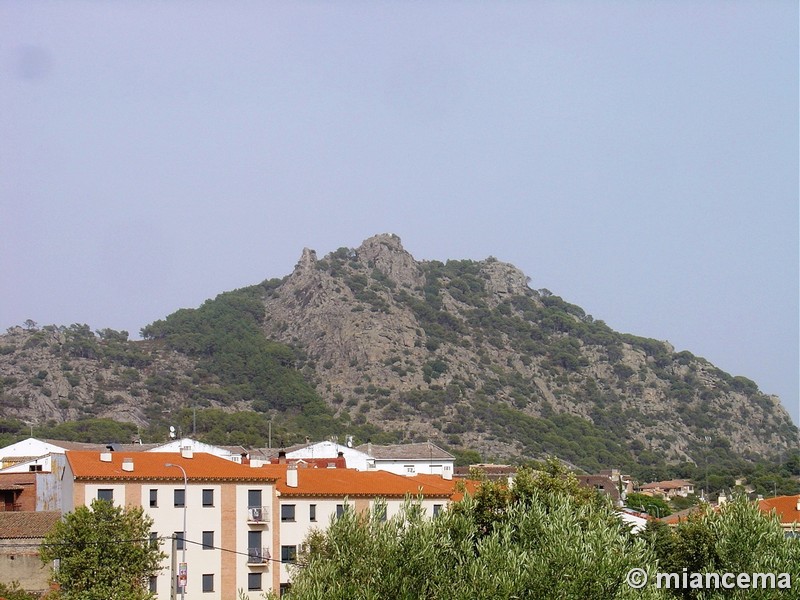 Recinto murado de Peña Muñana