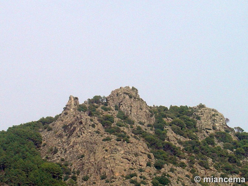 Recinto murado de Peña Muñana