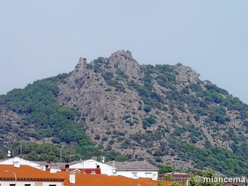 Recinto murado de Peña Muñana