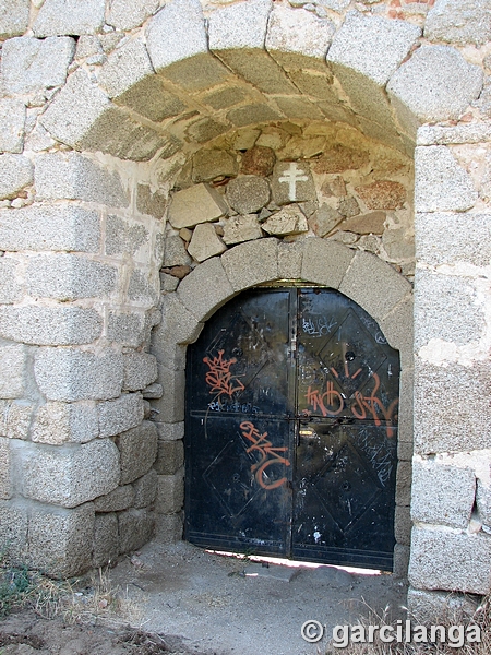 Iglesia fortificada de Navalquejigo