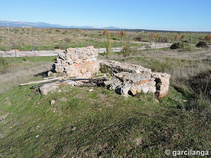 Búnkers y trincheras de la calle Acanto