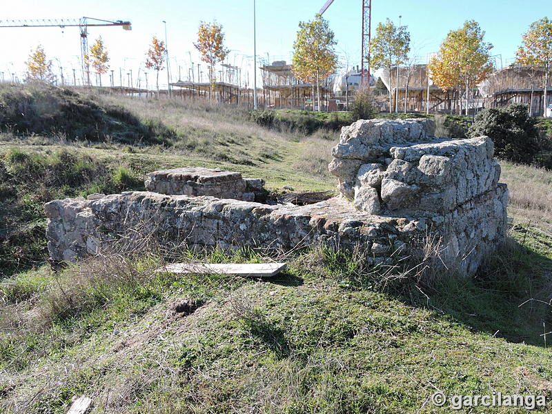 Búnkers y trincheras de la calle Acanto