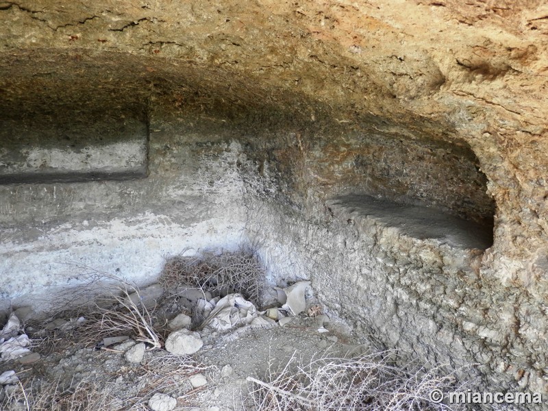 Bunker Hexagonal, trincheras y refugios