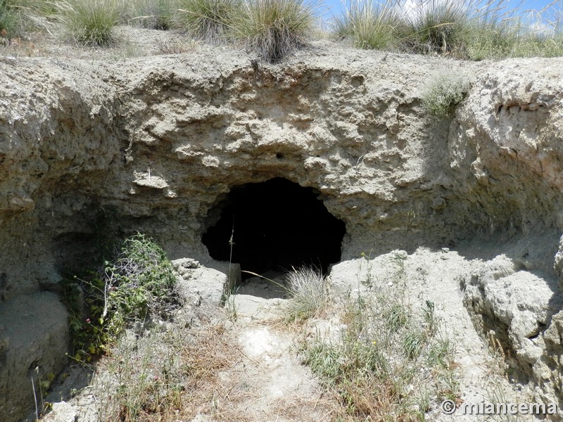 Bunker Hexagonal, trincheras y refugios