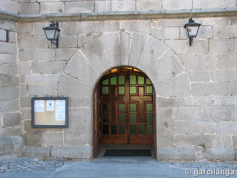 Iglesia fortificada de Santa María de la Asunción