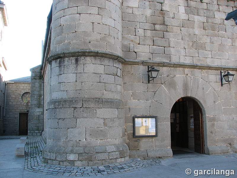 Iglesia fortificada de Santa María de la Asunción