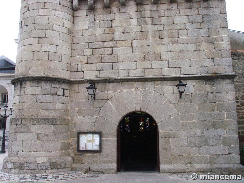 Iglesia fortificada de Santa María de la Asunción