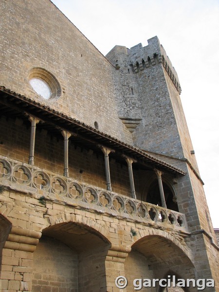 Basílica fortificada de Santa María la Real