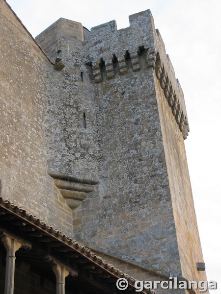 Basílica fortificada de Santa María la Real