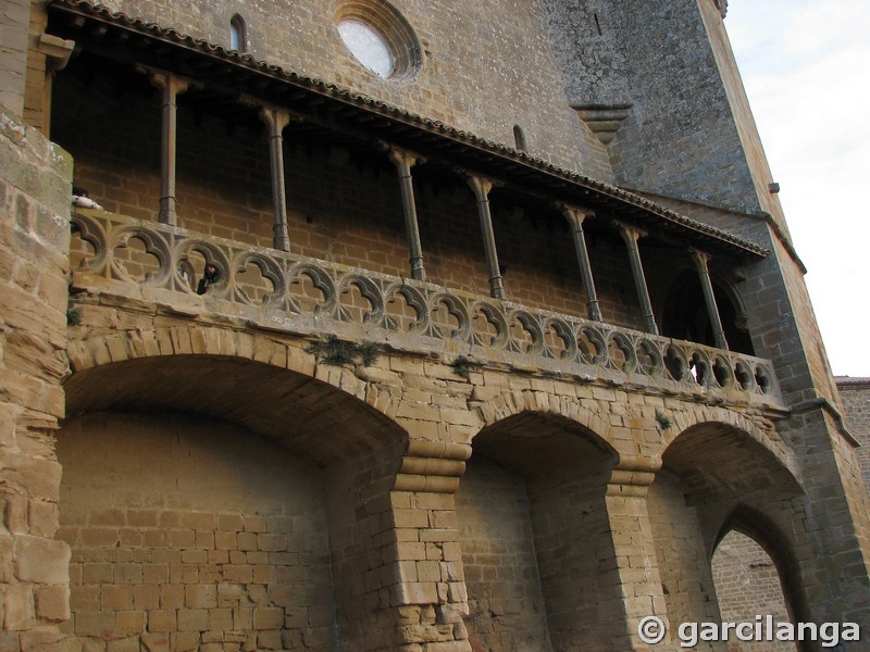 Basílica fortificada de Santa María la Real