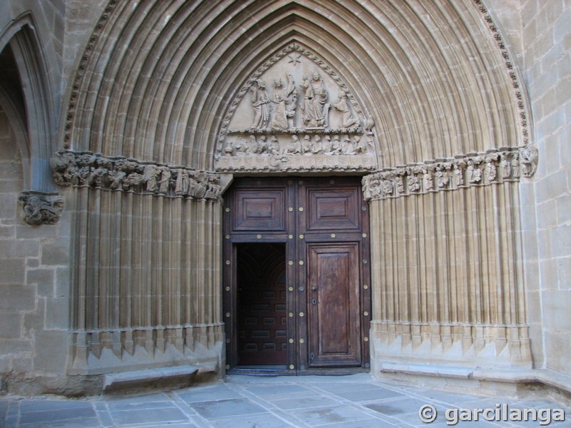 Basílica fortificada de Santa María la Real