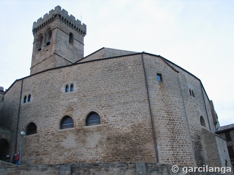 Basílica fortificada de Santa María la Real