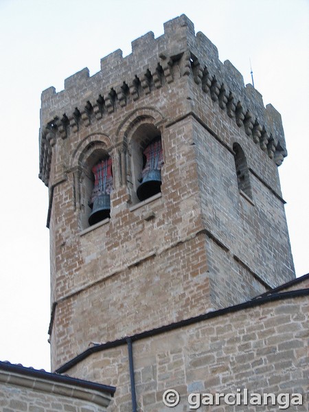 Basílica fortificada de Santa María la Real