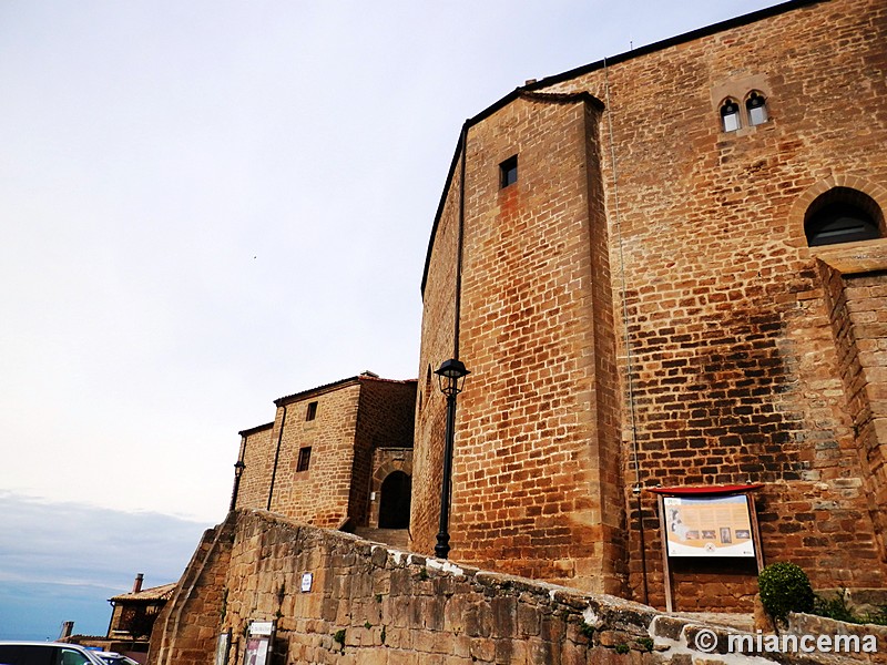 Basílica fortificada de Santa María la Real