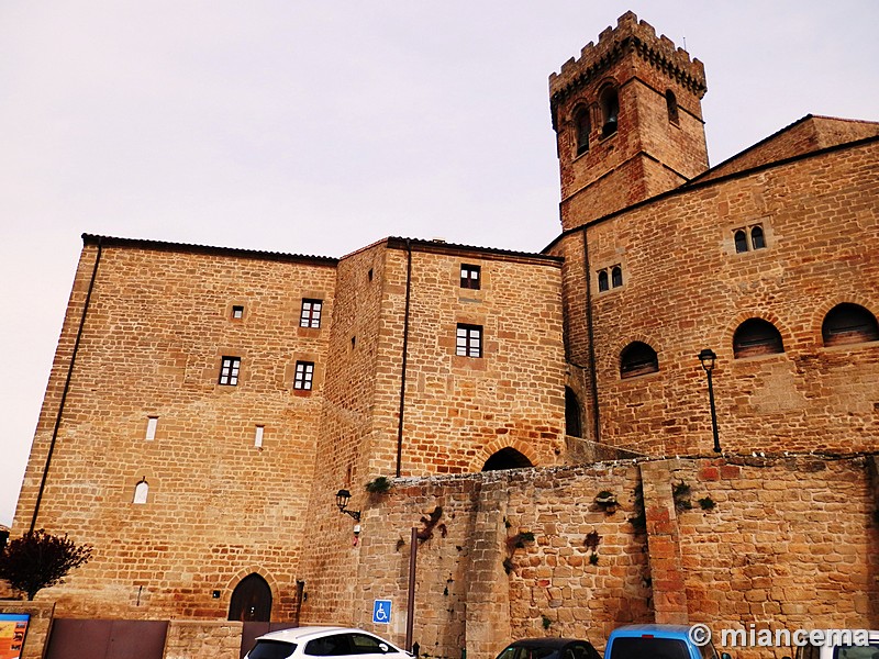 Basílica fortificada de Santa María la Real