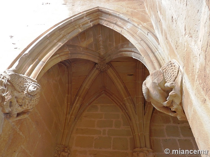 Basílica fortificada de Santa María la Real