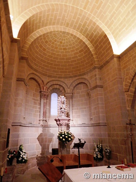 Basílica fortificada de Santa María la Real