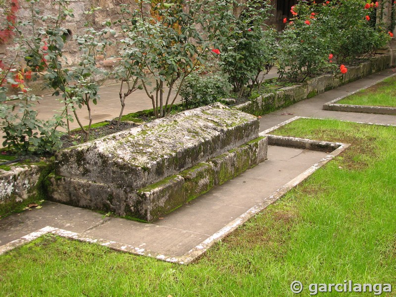 Iglesia fortificada de San Pedro de la Rúa