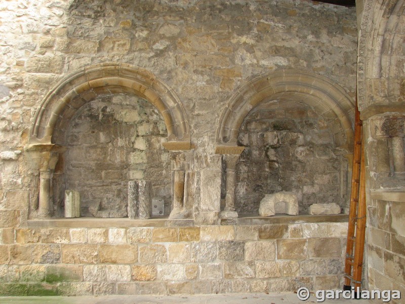 Iglesia fortificada de San Pedro de la Rúa