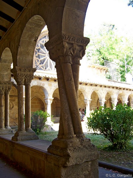 Iglesia fortificada de San Pedro de la Rúa