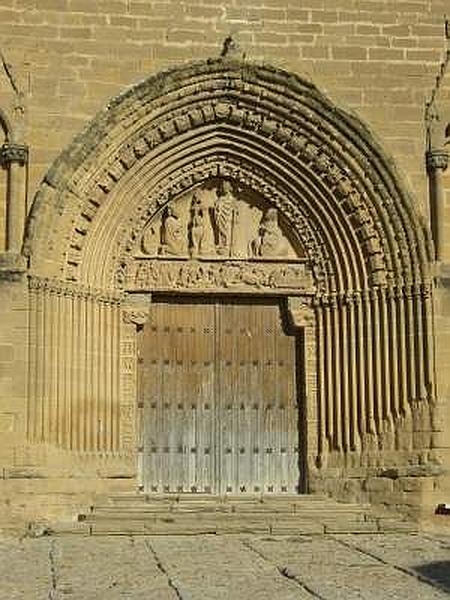 Iglesia fortificada de San Saturnino