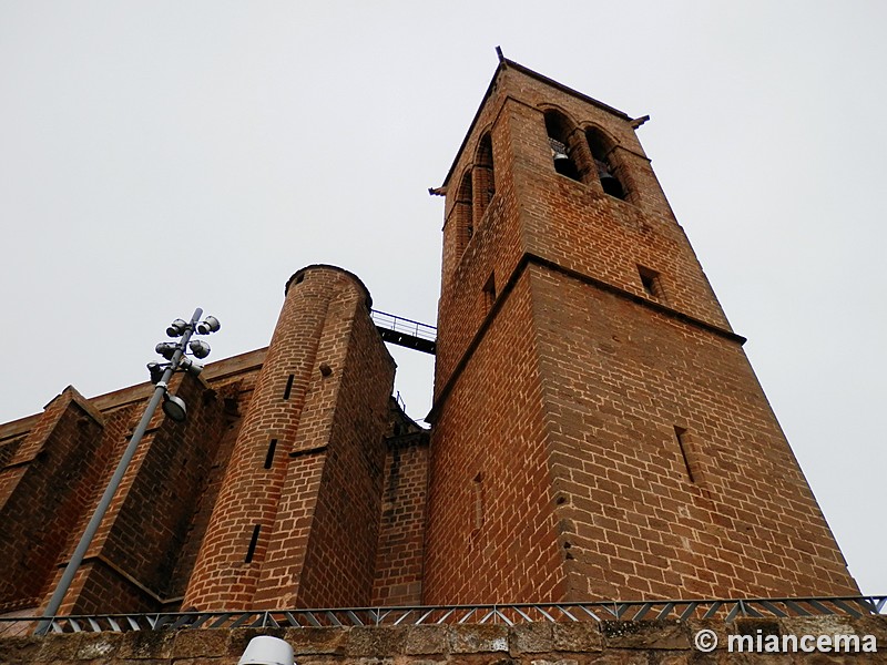 Iglesia fortificada de San Saturnino