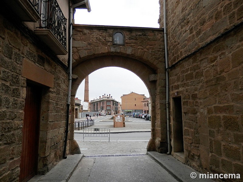 Muralla urbana de Olite