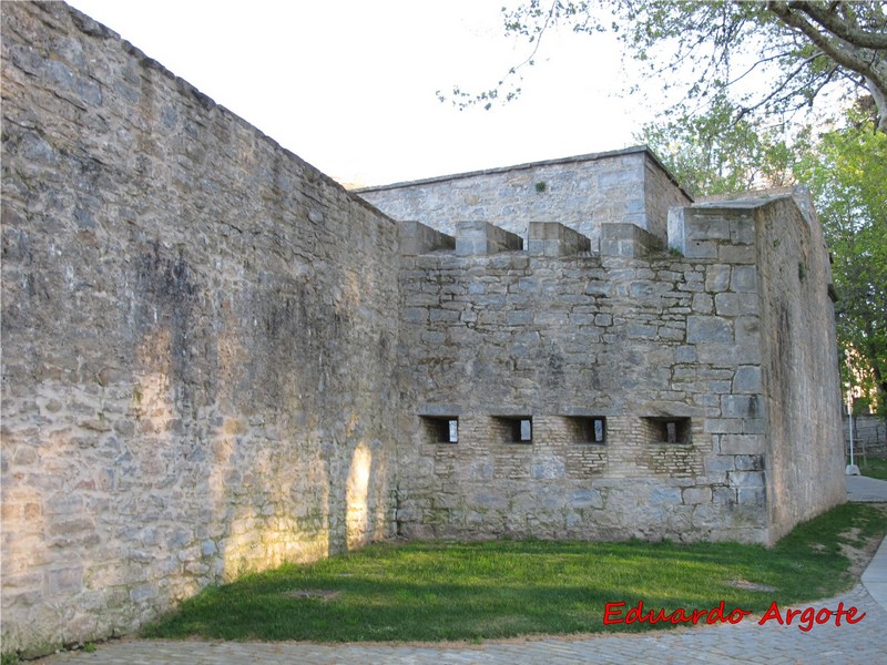 Muralla abaluartada de Pamplona