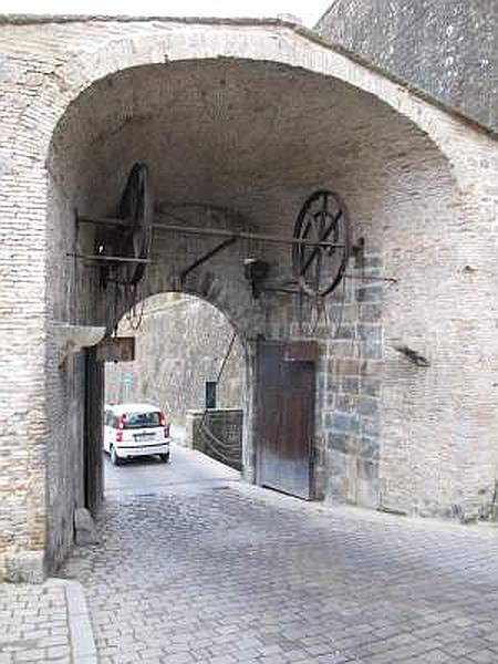 Muralla abaluartada de Pamplona