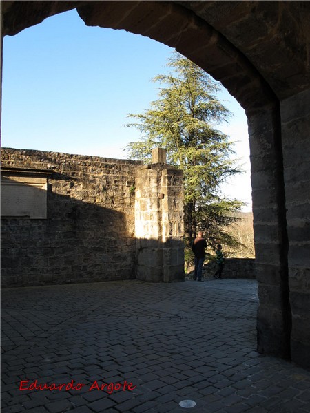 Muralla abaluartada de Pamplona