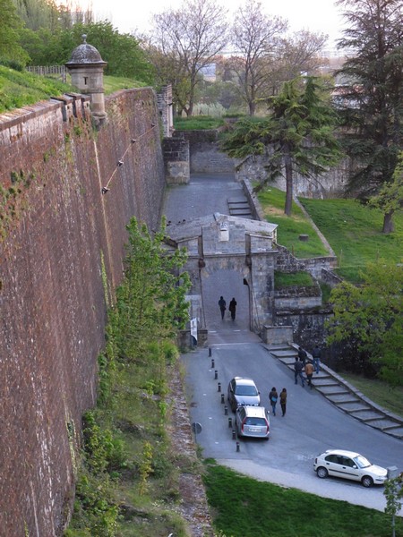 Muralla abaluartada de Pamplona