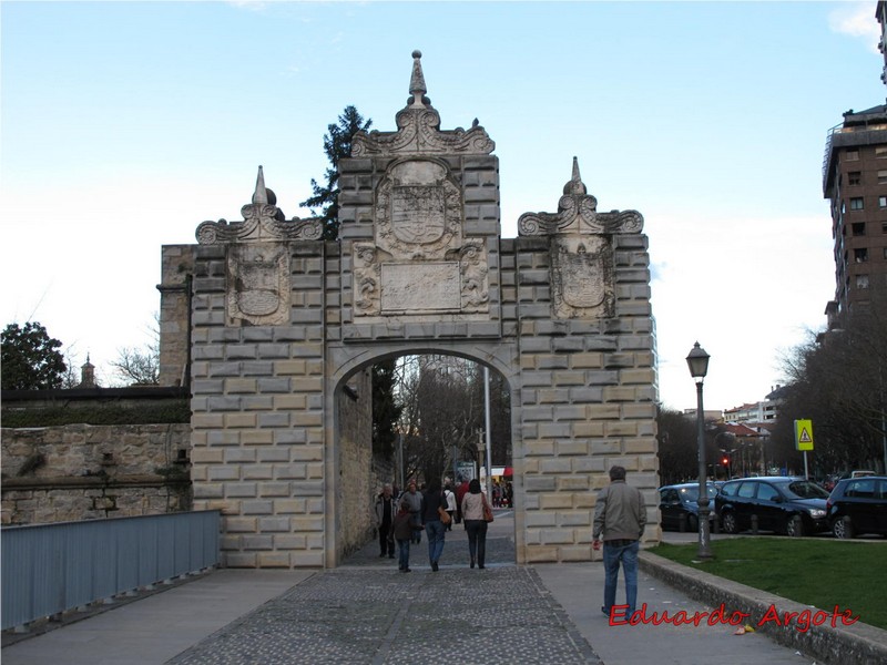 Muralla abaluartada de Pamplona