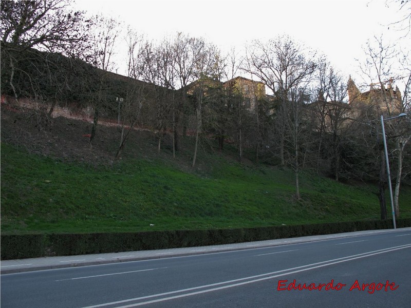 Muralla abaluartada de Pamplona