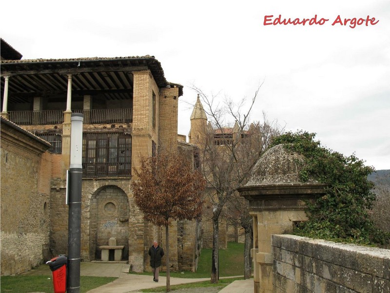 Muralla abaluartada de Pamplona