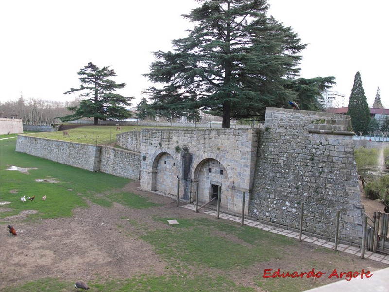 Muralla abaluartada de Pamplona