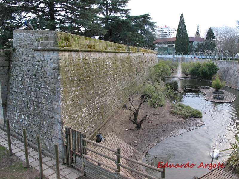 Muralla abaluartada de Pamplona