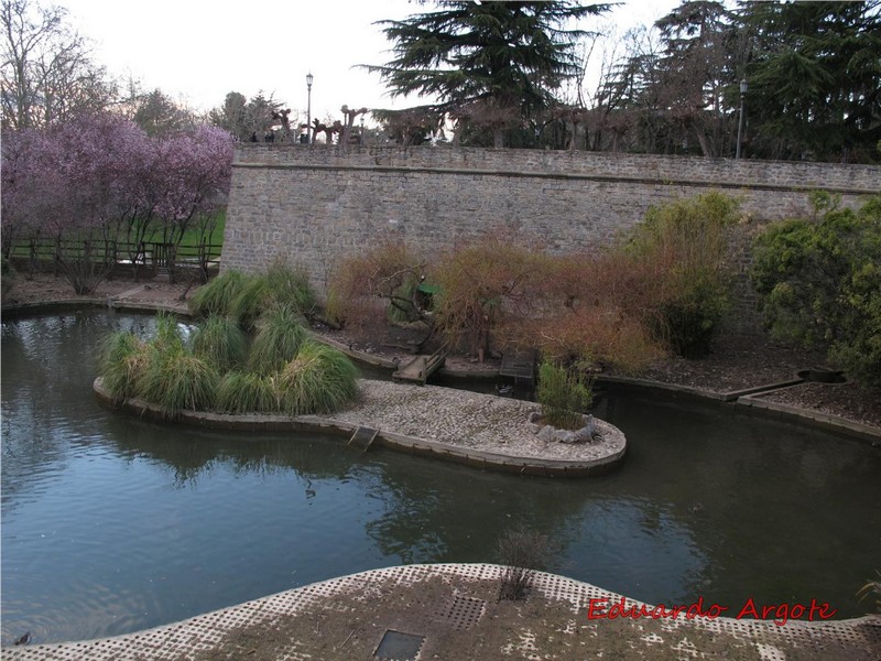 Muralla abaluartada de Pamplona