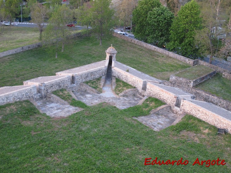 Muralla abaluartada de Pamplona